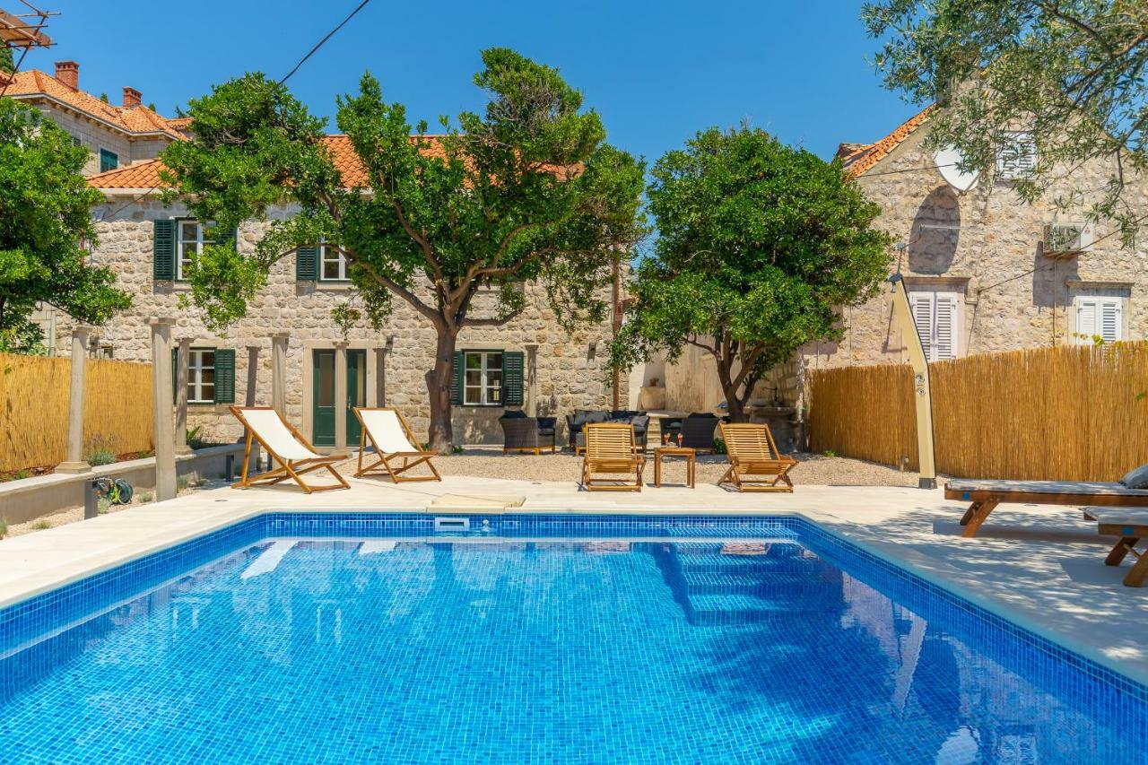 Vila Hedera Estate, Hedera Iv *